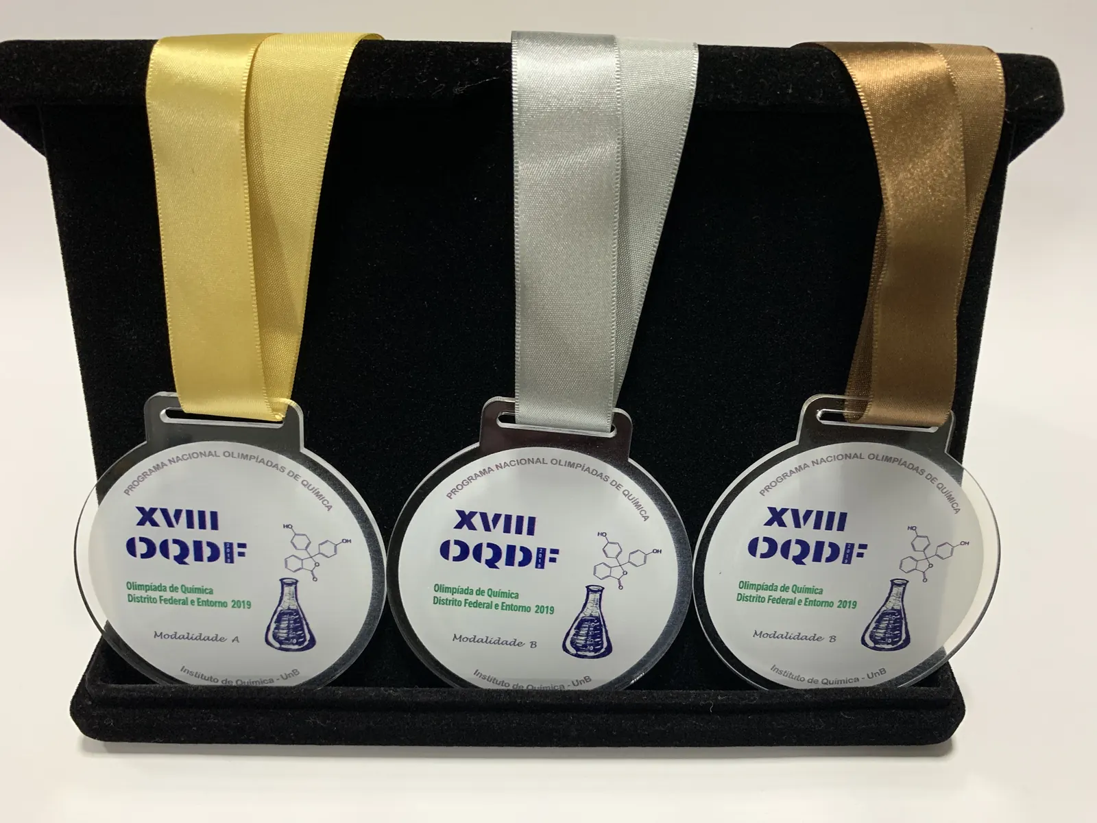 Medalhas Olimpíada de Química. Ouro, prata e bronze com impressão UV em estojo