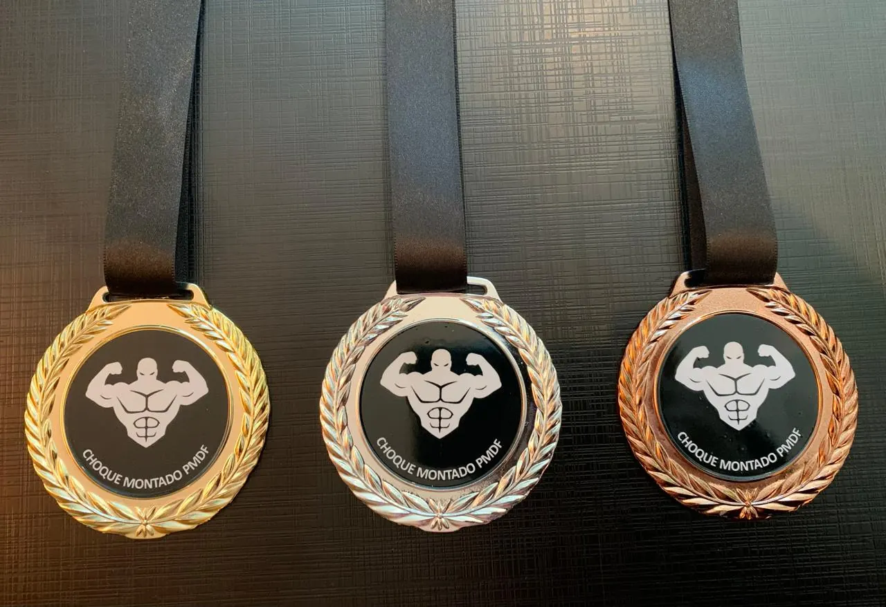 Medalhas de fisiculturismo. Metal com louros e centro personalizado