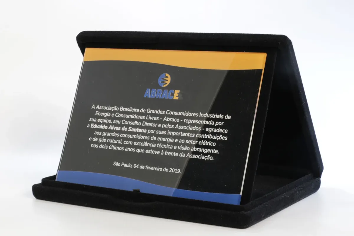 Placa ABRACE. Placa colorida em estojo