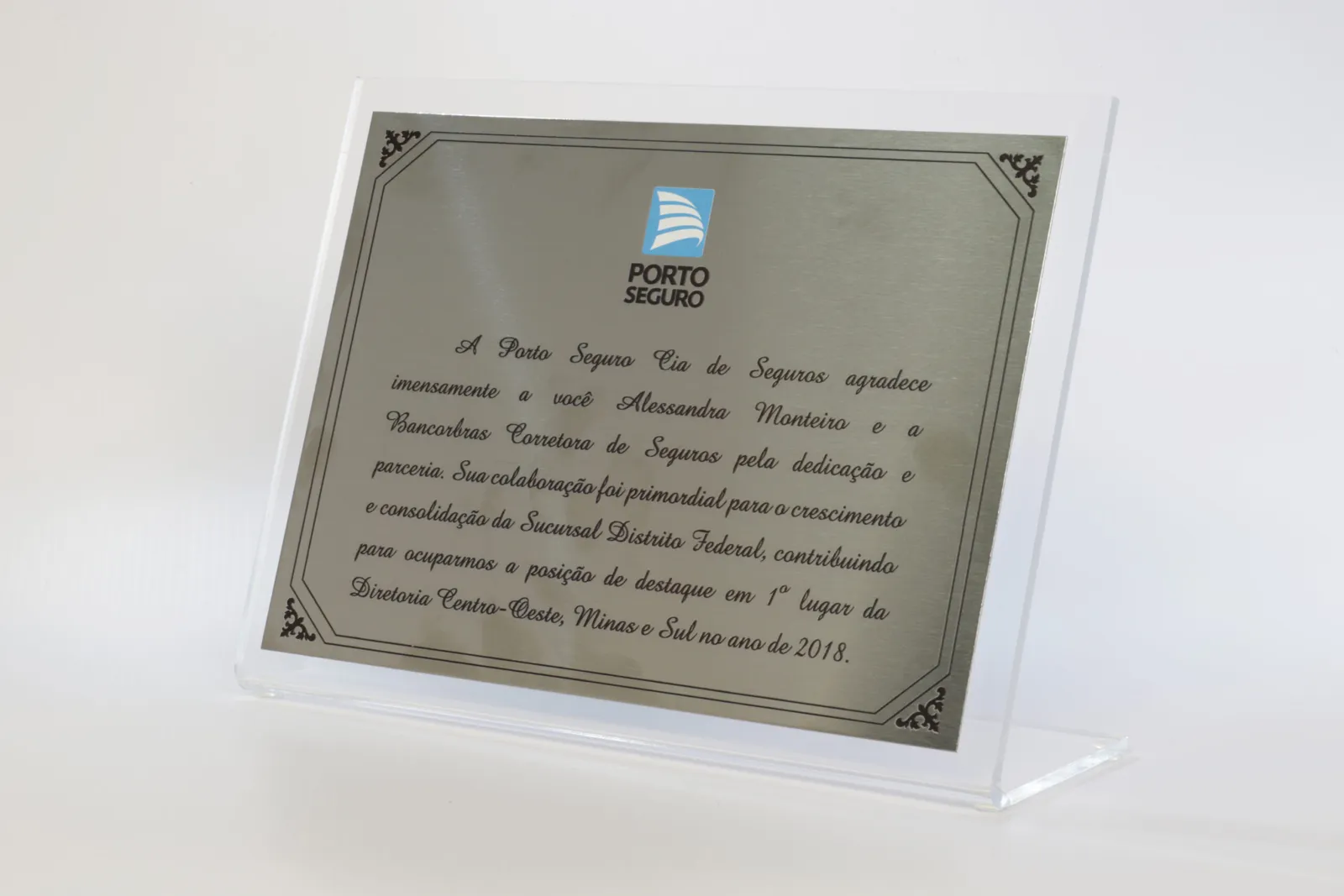 Placa de homenagem: Acrílico e suporte de mesa