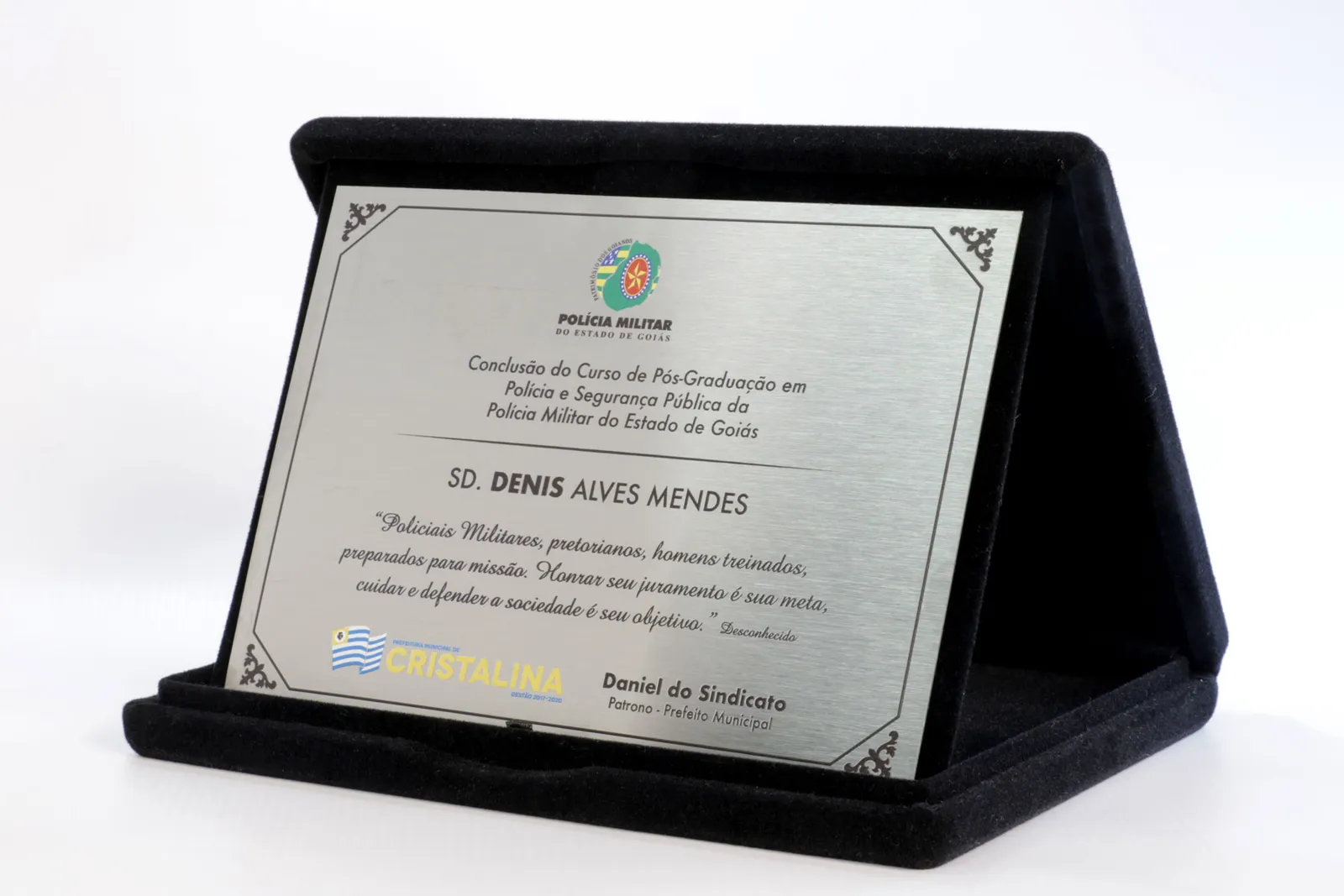 Placa de homenagem por tempo de serviço em estojo de veludo