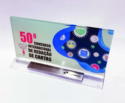 Troféu 50º Concurso de Redação. Alto padrão com acabamento chanfrado