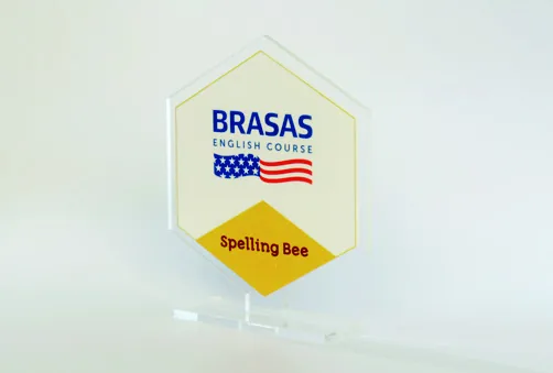 Troféu Brasas Spelling Bee. Troféu padrão em acrílico com impressão UV