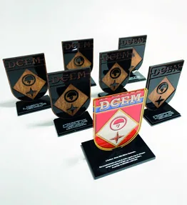 Troféu DGEM. Troféu padrão em acrílico com impressão UV