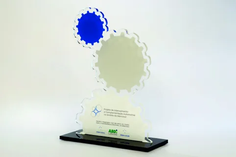 Troféu Engrenagem. Troféu padrão em acrílico com impressão UV
