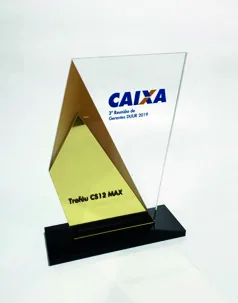 Troféu Caixa CS13. Troféu padrão médio em acrílico