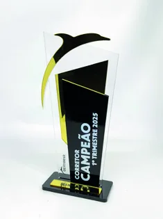 Troféu Campeão. Troféu padrão médio em acrílico