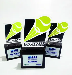 Troféu Circuito BRB de Tênis. Padrão médio com base montada tipo caixa