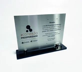 Troféu Conexão Prosperidade. Troféu padrão médio em acrílico