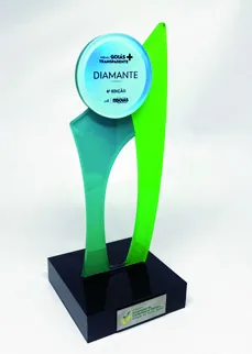 Troféu Diamante. Padrão médio com base montada tipo caixa