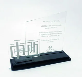 Troféu Homenagem em cristal. Troféu padrão médio em acrílico