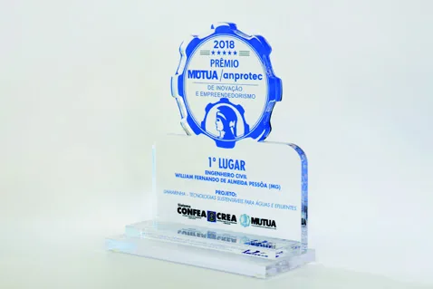 Troféu Prêmio Mútua. Troféu padrão médio em acrílico