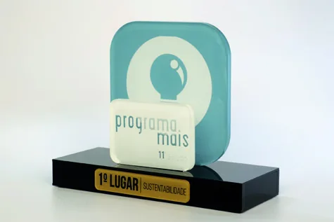Troféu Programa Mais. Troféu padrão médio em acrílico