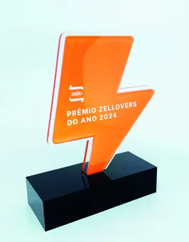 Troféu Zellovers. Padrão médio com base montada tipo caixa