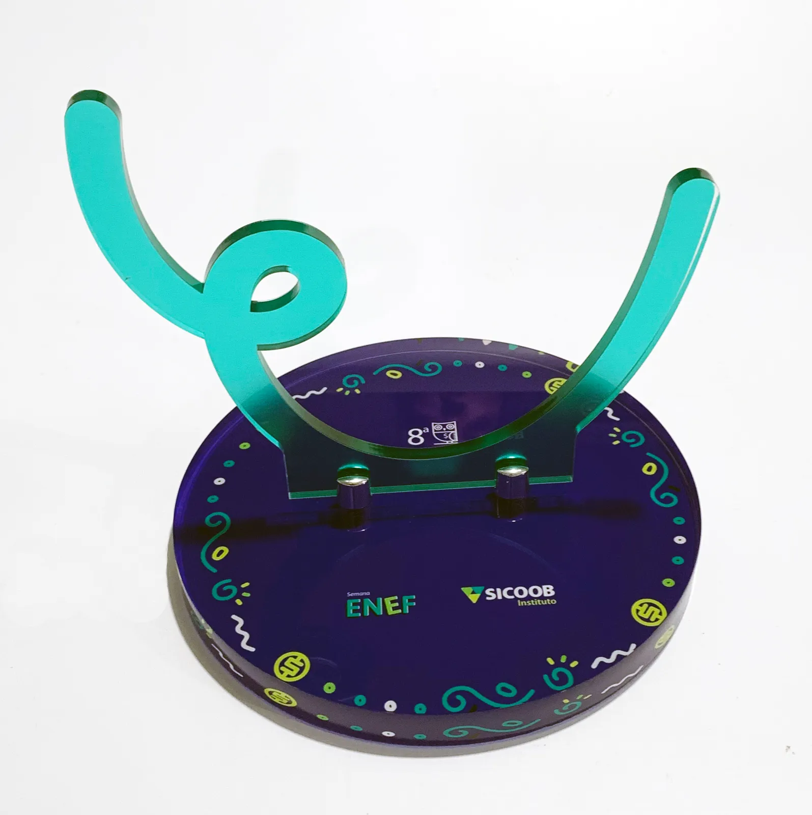 Troféu Sicoob arco verde. Acrílico translúcido