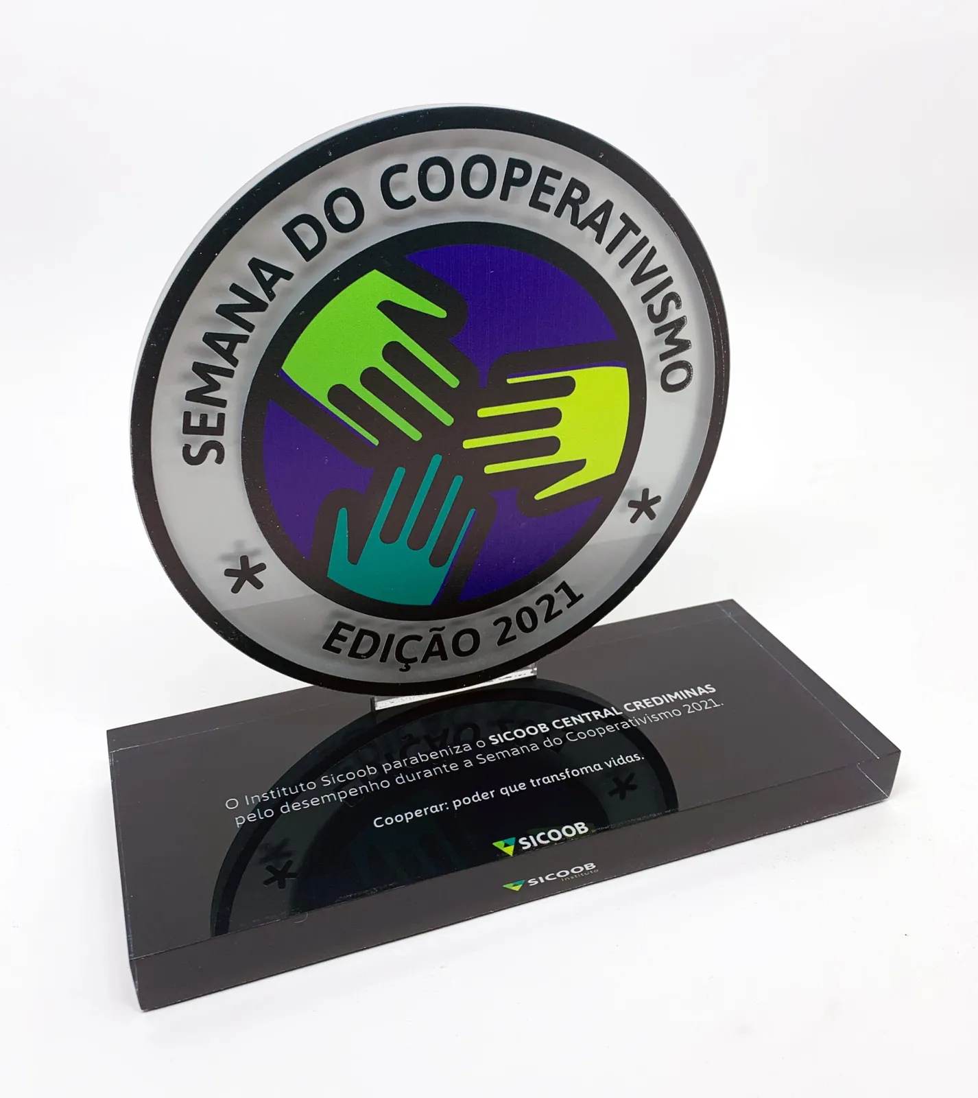 Troféu Sicoob Cooperativismo. Acrílico recortado