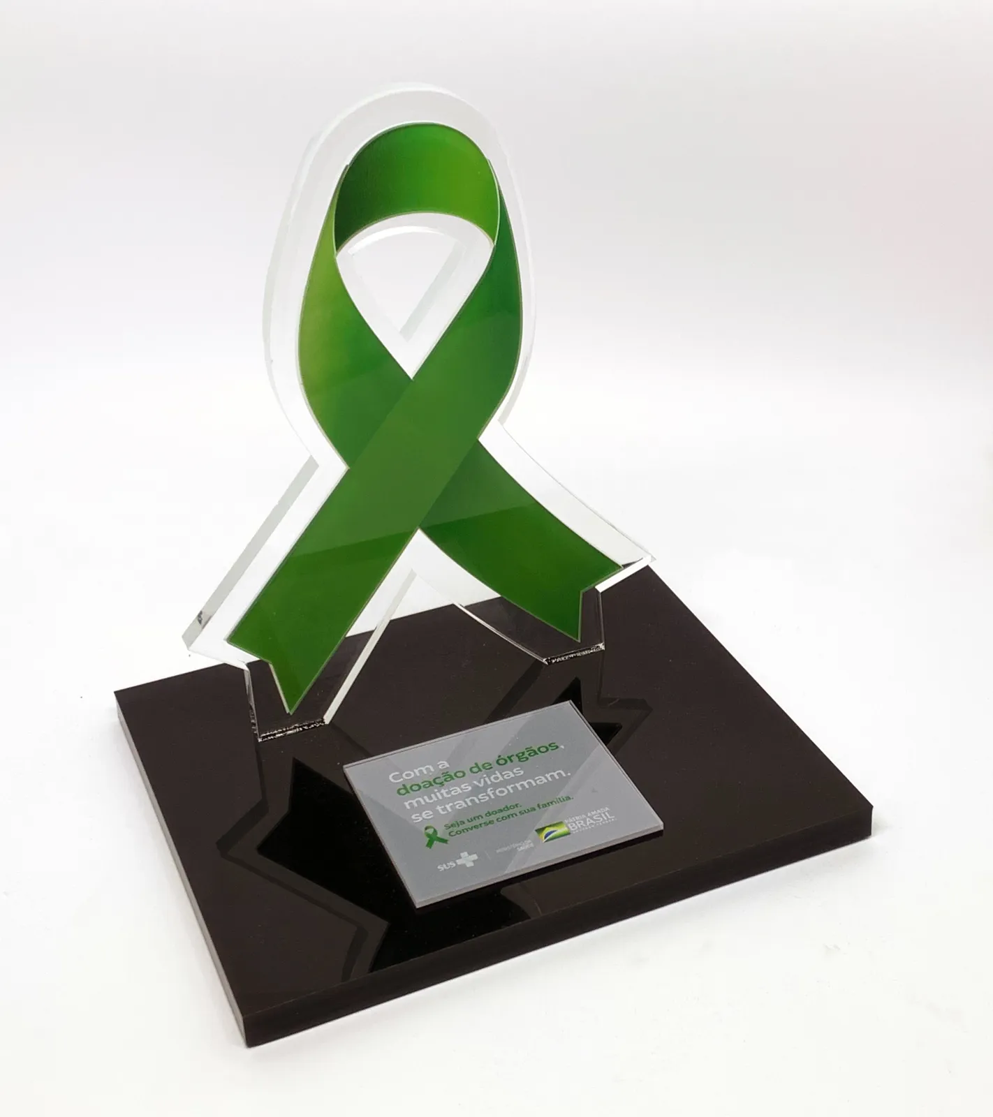 Troféu SUS. Laço verde em acrílico