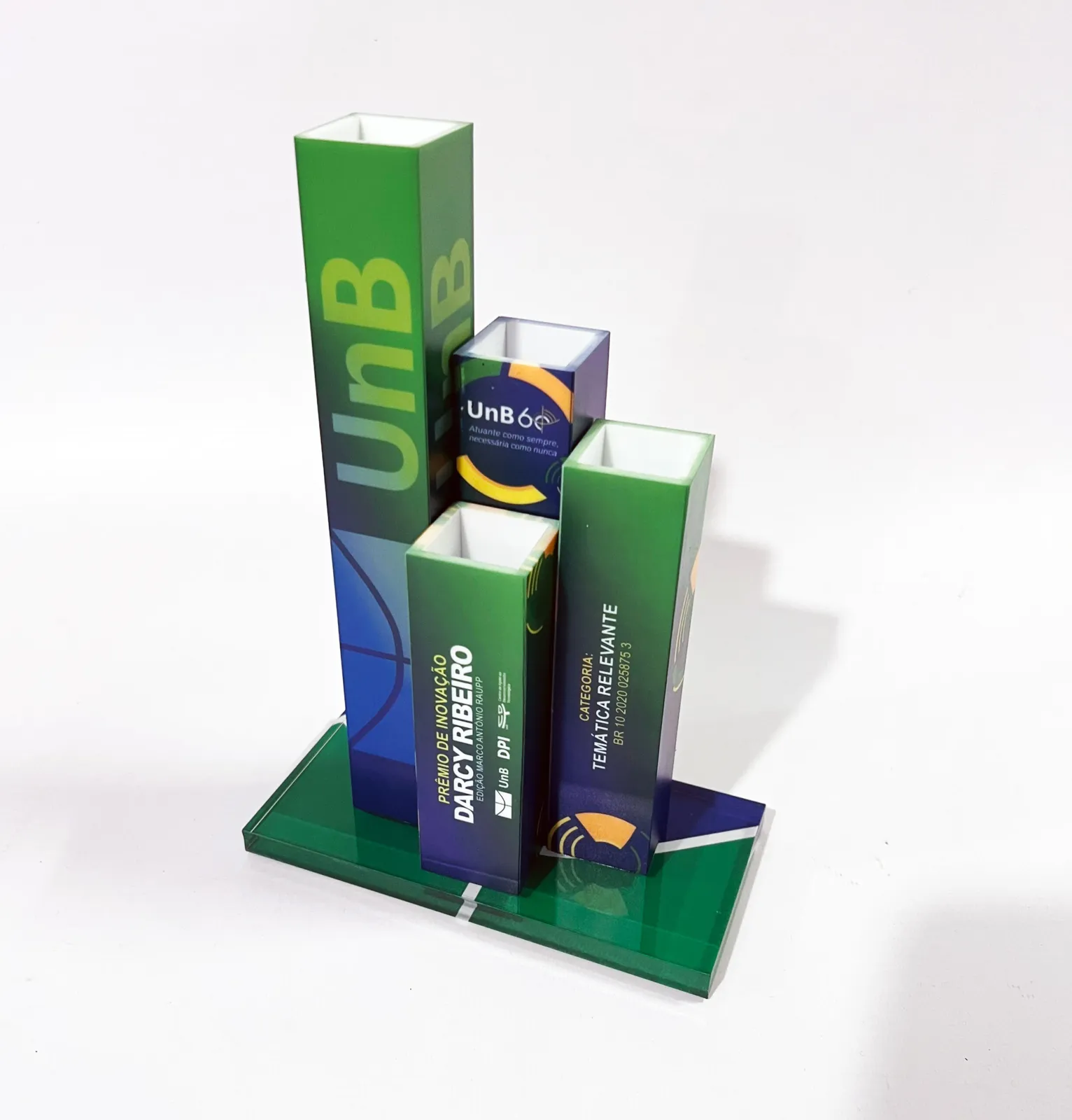 Troféu UnB. Acrílico em blocos