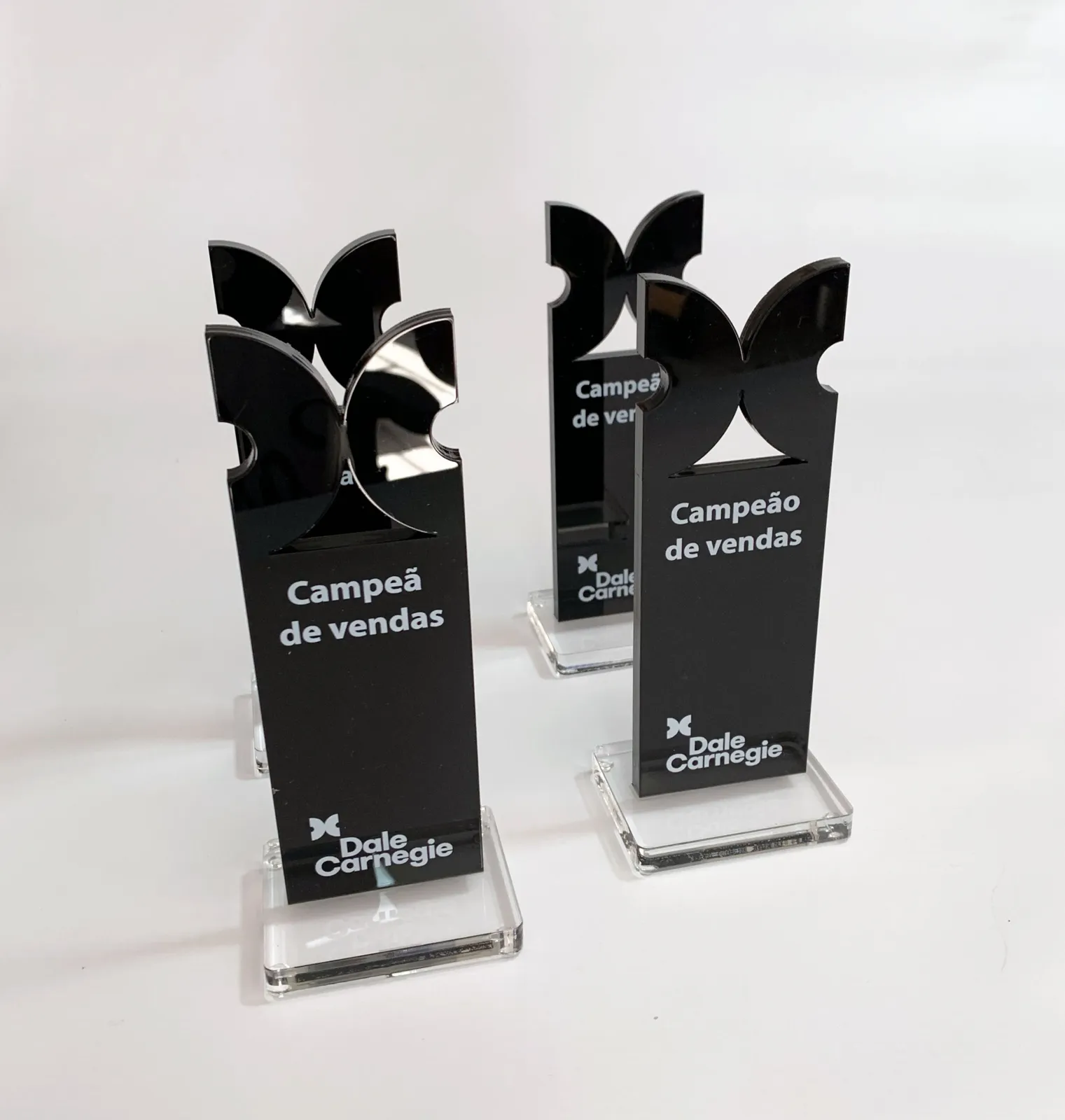 Troféus Campeão de Vendas. Acrílico preto Dale Carnegie