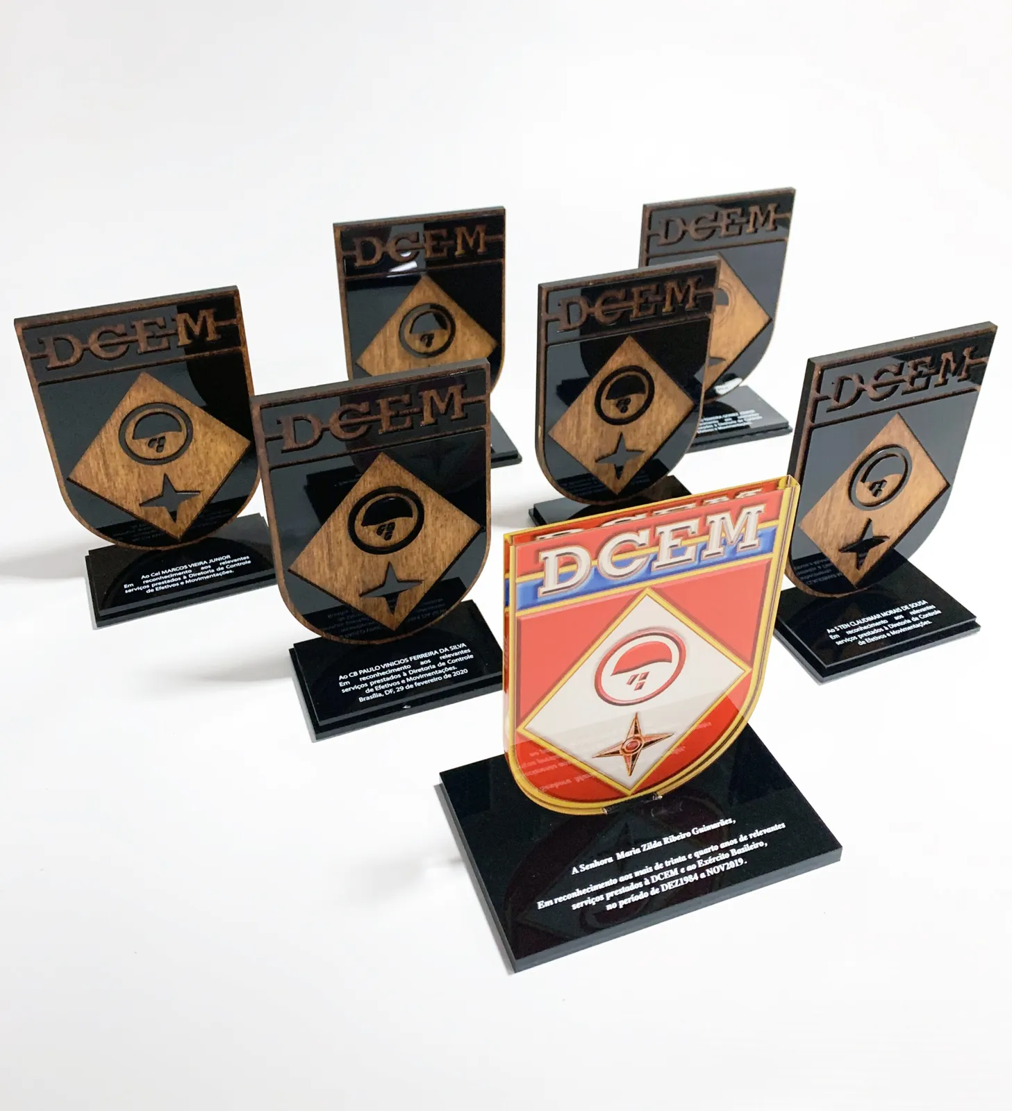 Troféus DGEM. Brasões em acrílico