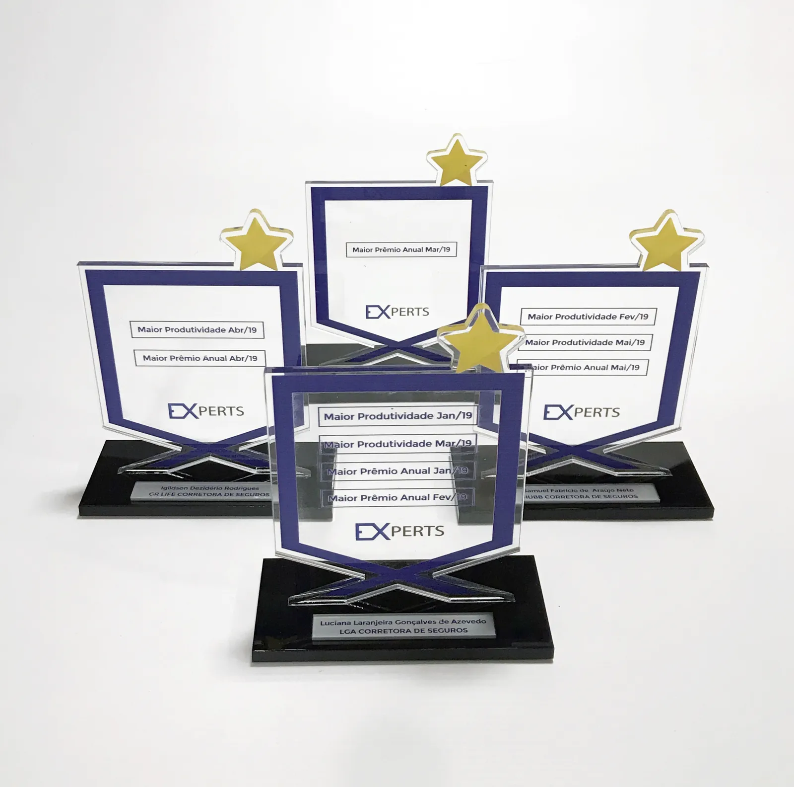 Troféus com estrelas. Premiação em série