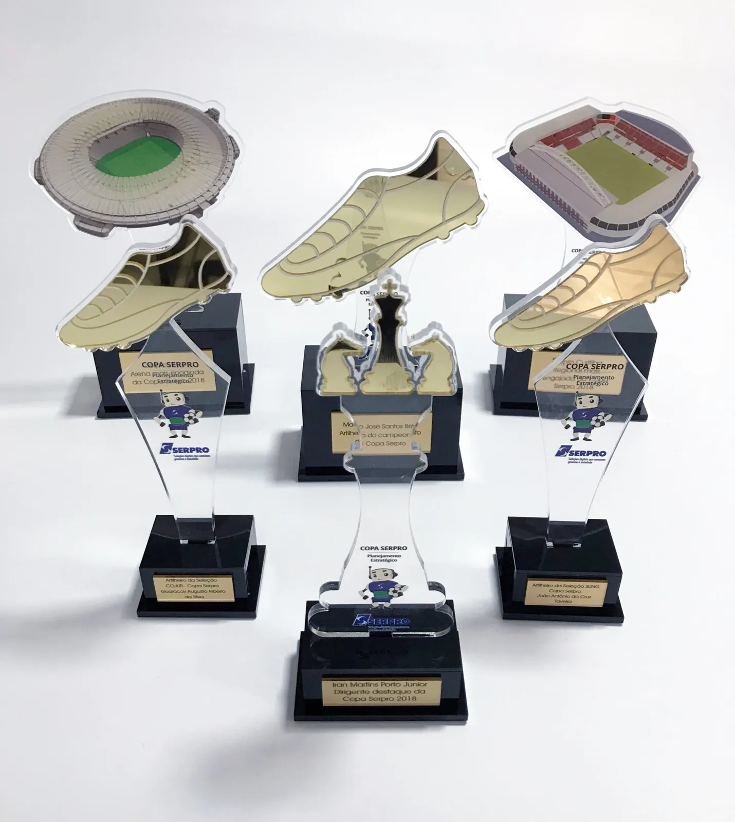 Troféus de futebol Serpro. Estádio, chuteira e taças